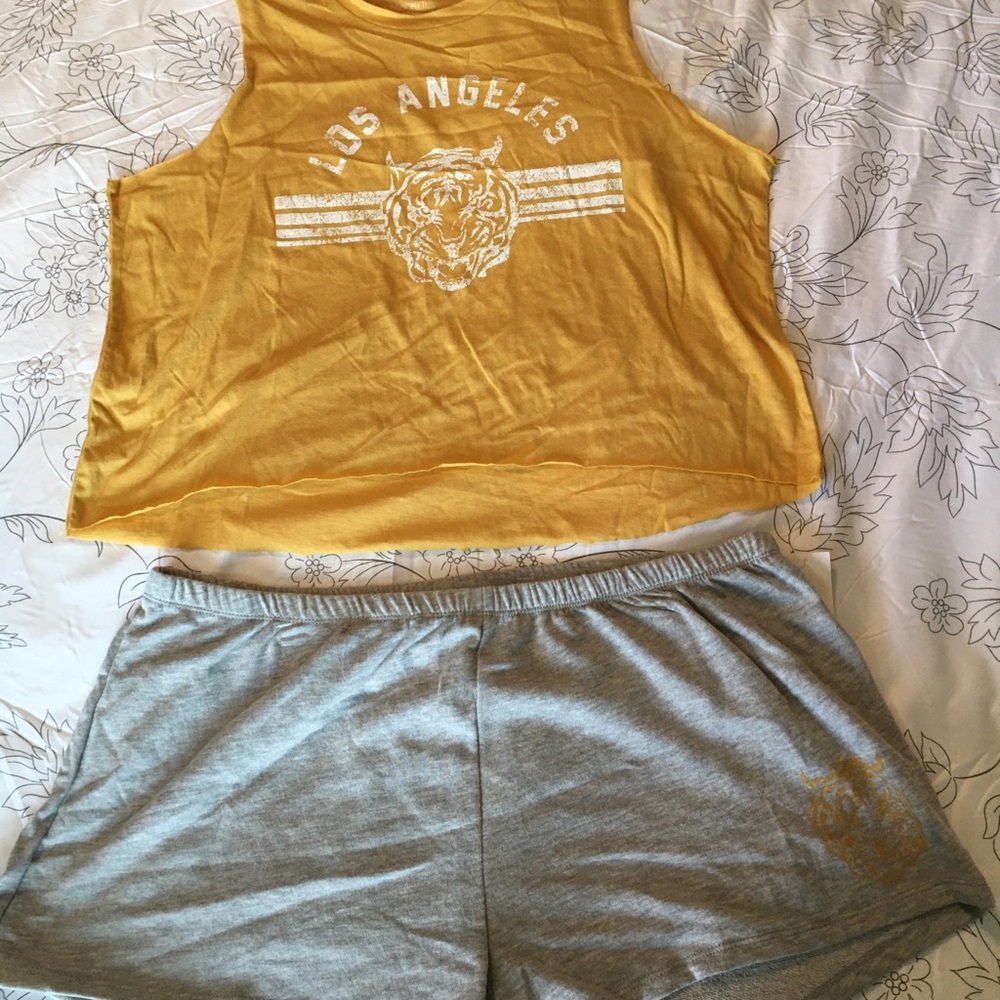 Greyson Threads PJ set - Picture 4 of 8